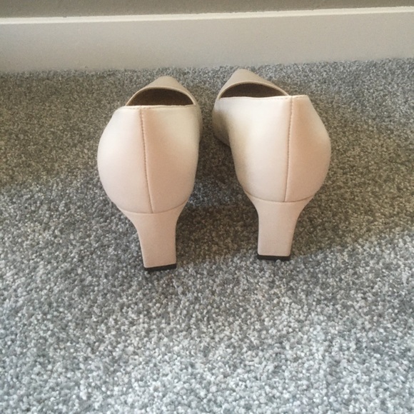 Franco Sarto Heels - New in Box - Picture 3 of 6